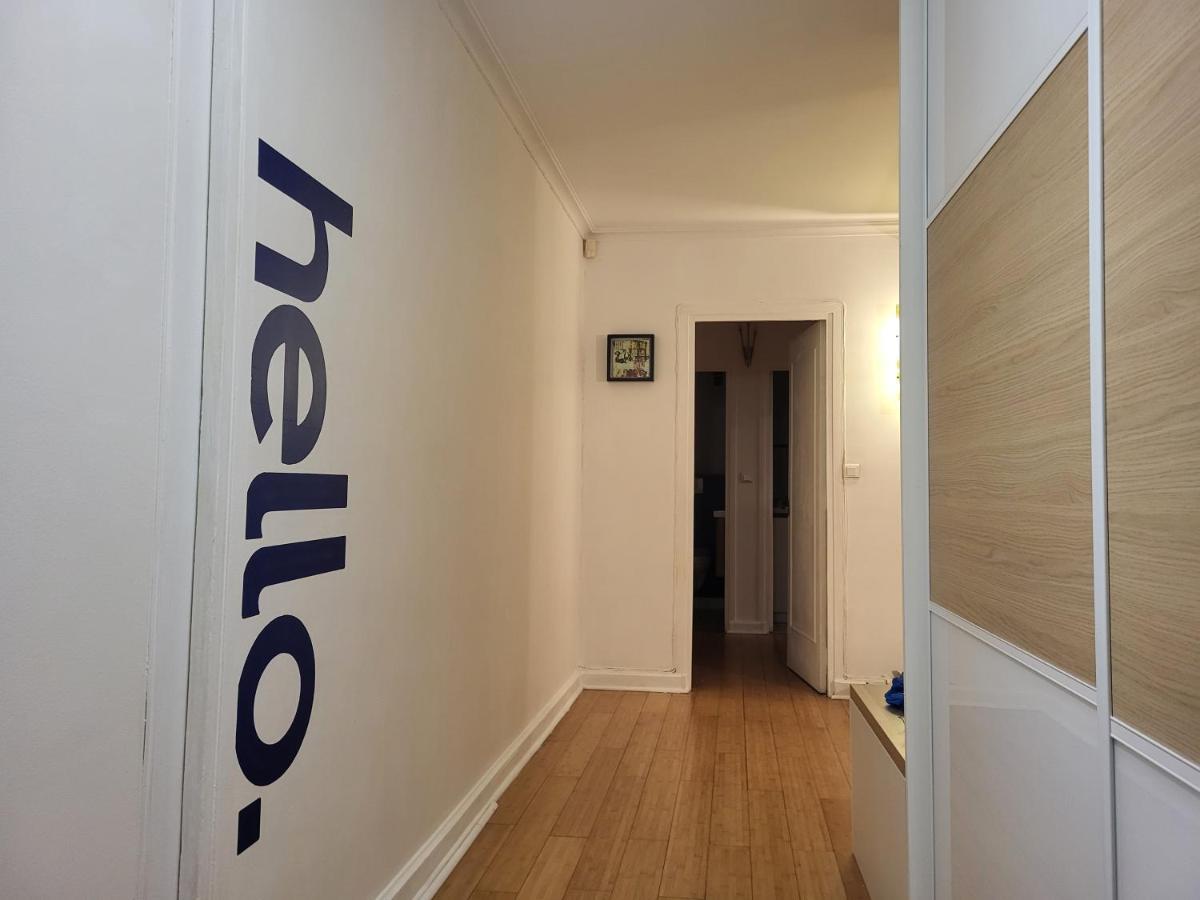 מונטרוג' Spacious And Comfortable Apartment - Perfect For Families & Friends - Near Public Transportation מראה חיצוני תמונה