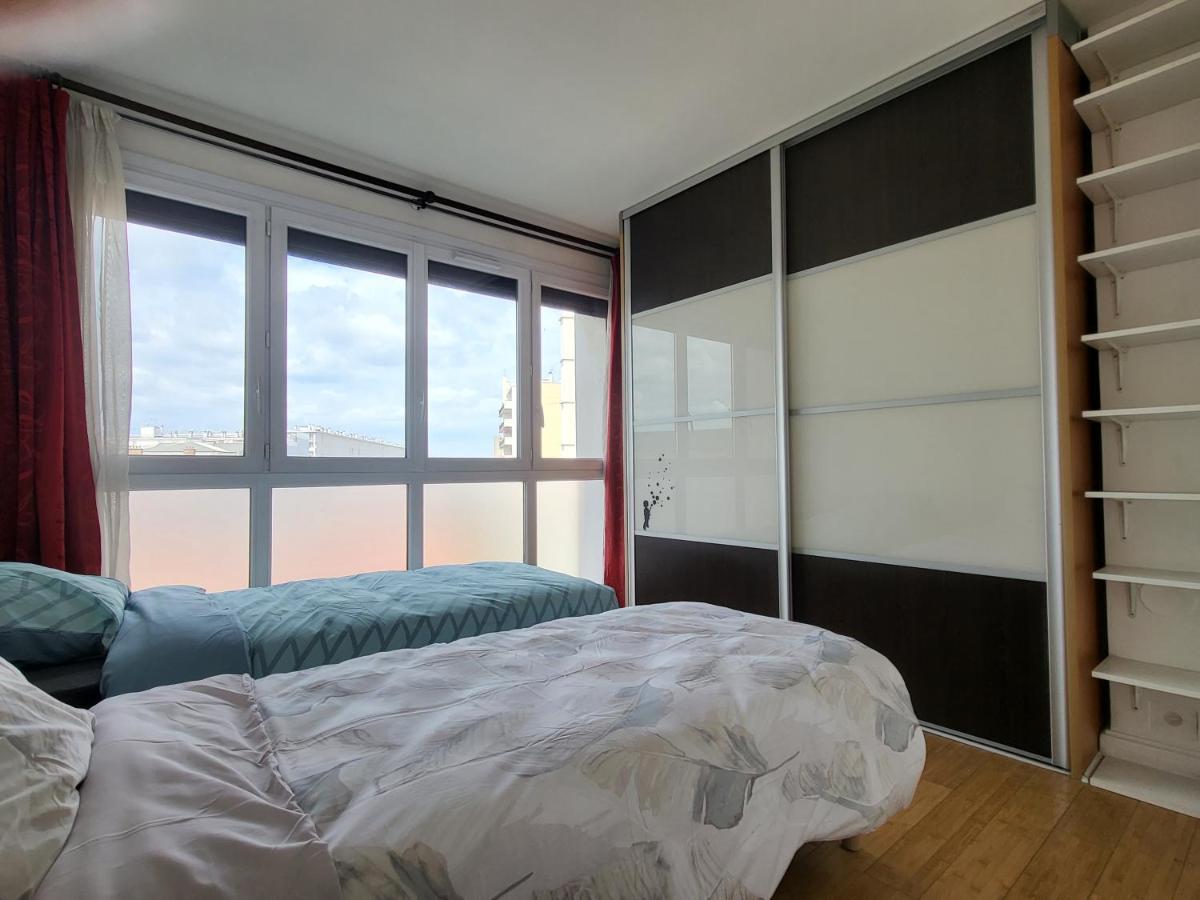 מונטרוג' Spacious And Comfortable Apartment - Perfect For Families & Friends - Near Public Transportation מראה חיצוני תמונה