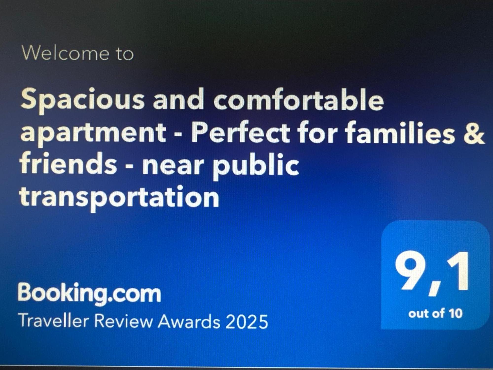מונטרוג' Spacious And Comfortable Apartment - Perfect For Families & Friends - Near Public Transportation מראה חיצוני תמונה
